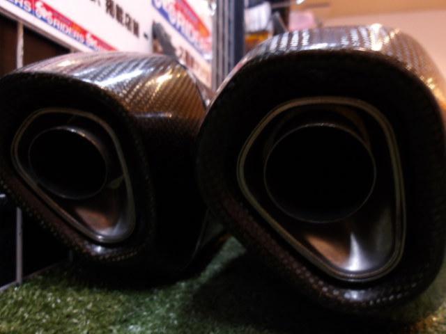 AKRAPOVIC
Carbon slip-on silencer
Ninja1000 (ABS) ('17-'19)