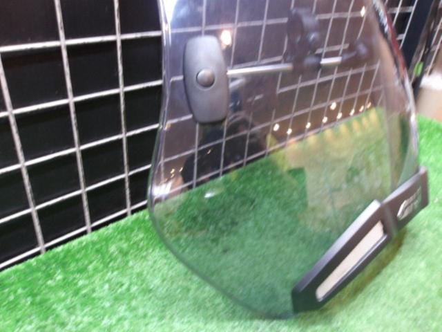 GIVI(ジビ) ウインドスクリーン W650(BC-EJ650A)(’06)外し