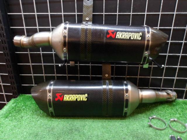 AKRAPOVIC (Akurapo Vittorio h)
SLIP
ON
LINE
Carbon silencer
Ninja1000/ABS(2BL-ZXT00W)(’17-’19)