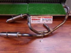 La
Bellezza (La Berezza)
Titanium slip-on + Ducati
Performance
Exhaust pipe
Monster S2R1000 ('08) removed