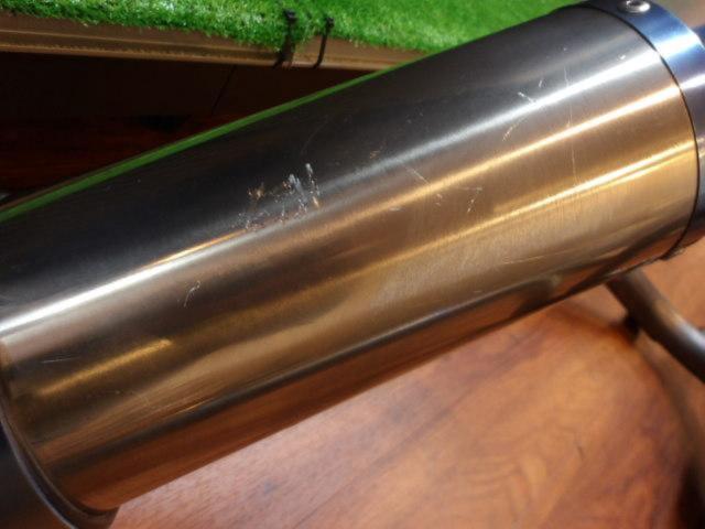 La
Bellezza (La Berezza)
Titanium slip-on + Ducati
Performance
Exhaust pipe
Monster S2R1000 ('08) removed
