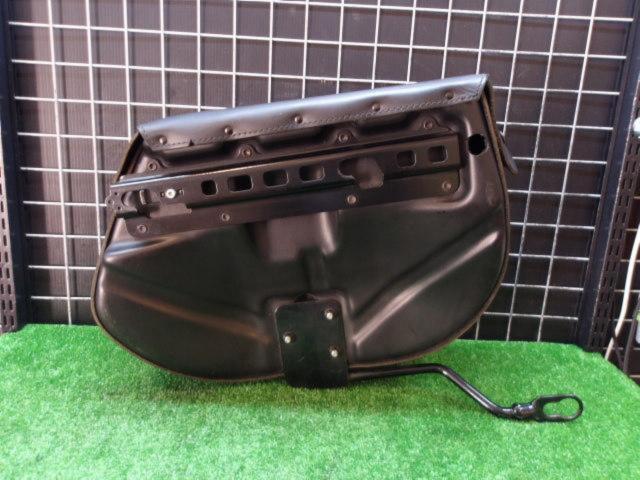 Harley-Davidson
Genuine
Detachable Leather Saddlebag
Right and left
FLSTFB1580 ('10)