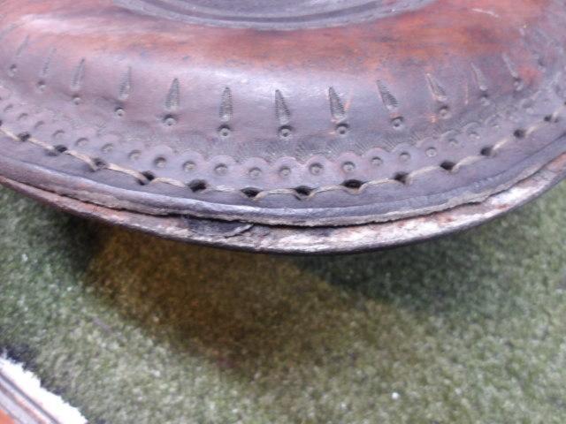 Manufacturer unknown
Leather main seat
Removal of Softail FXSTS Springer ('98)