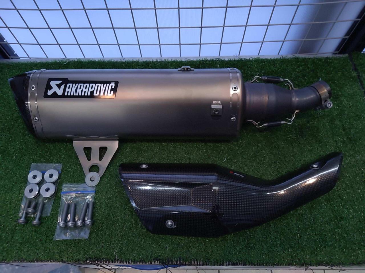 AKRAPOVIC アクラポビッチ】 チタン スリップオン マフラー BMW C400 