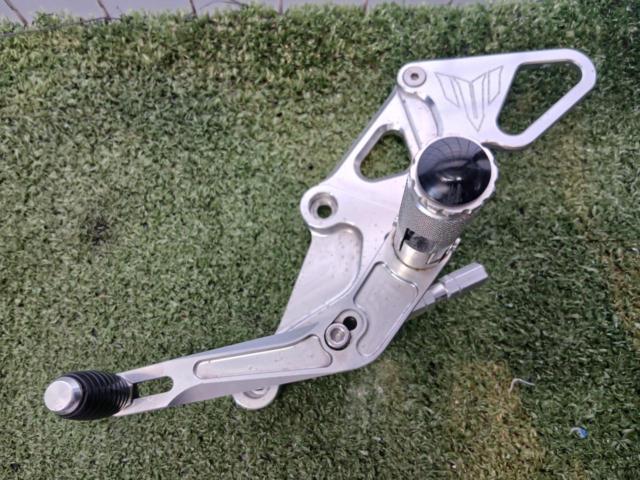 Aluminum step stool from an unknown manufacturer.
Removed from MT-07 (EBL-RM07J, 2014)