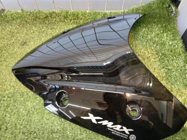 Genuine Yamaha options
Sport screen
XMAX
ABS(2BK-SG42J)
