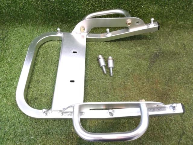CLUB
GREEN
THUMB
Club Green Thumb
Rear support Carrier
XR250
MD30
1995-2007