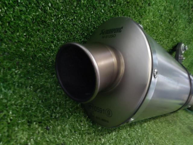 ●AKRAPOVIC
Genuine accessories
Titanium sports silencer/slip-on muffler
BMW
R1200 GS / Adventure
Year Unknown