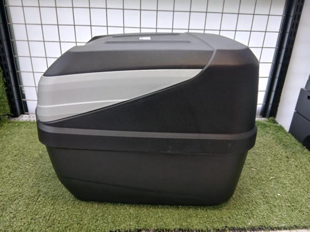 ★【GIVI(ジビ)】B32N BOLD 未塗装ブラック