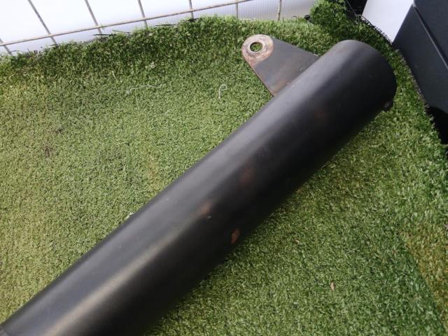 Manufacturer unknown short exhaust pipe muffler
Removal from Dream CB750Four (CB750)