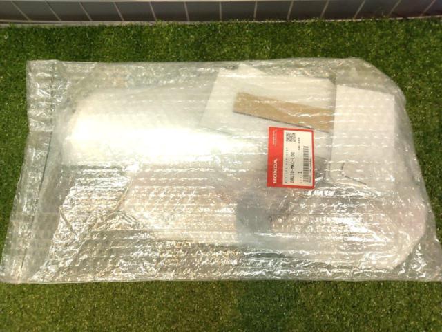 HONDA
Honda part number: 08U70-MKC-L00
Genuine
LED high-mounted brake lamp
Gold
Wing
Tour (Gold Wing)
(GL1800 Tour) Exclusive