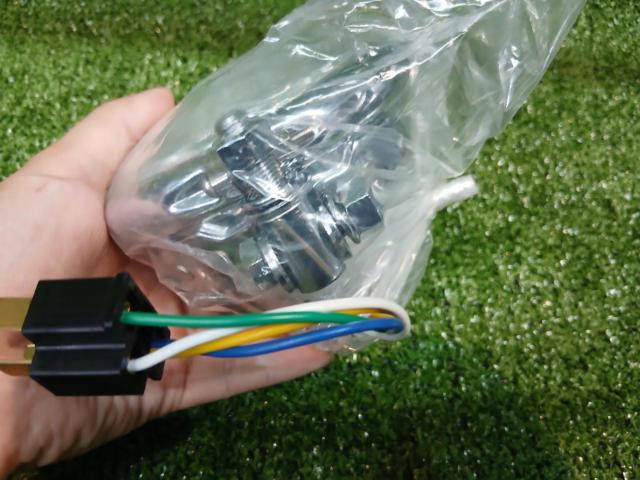 HURRICANE (Hurricane) Part Number: HA5610CR
4.5 Multi-reflector headlight kit
Clear lens
General purpose