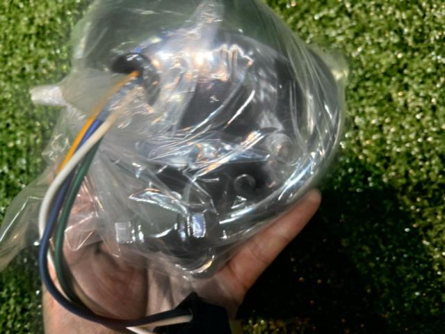 HURRICANE (Hurricane) Part Number: HA5610CR
4.5 Multi-reflector headlight kit
Clear lens
General purpose
