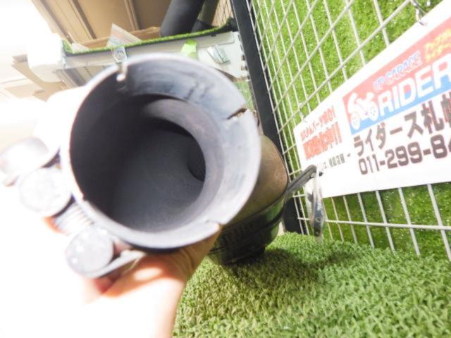 AKRAPOVIC
Slip-on muffler
CBR250RR
*No public roads