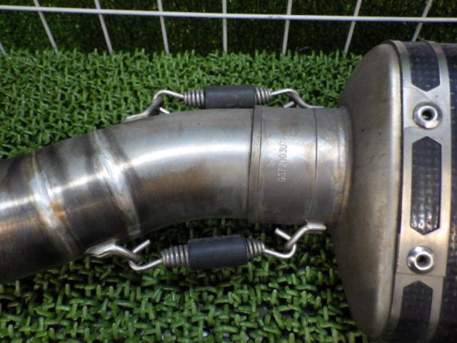 AKRAPOVIC
Slip-on muffler
CBR250RR
*No public roads