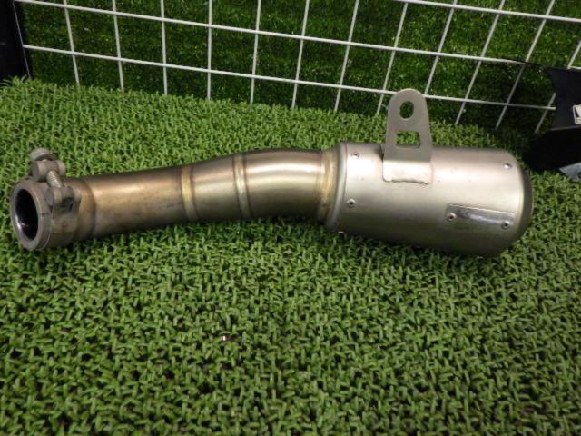  AKRAPOVIC (Akurapo Vittorio h)
GP type slip-on silencer
Removed from YZF-R25 ('20) 2BK-RG43J