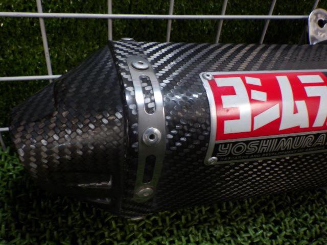 USA Yoshimura
R-77
Carbon slip-on silencer
GSX-R600/GN7EA ('12)
L type
Remove