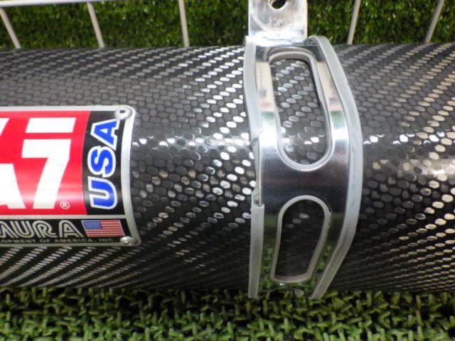 USA Yoshimura
R-77
Carbon slip-on silencer
GSX-R600/GN7EA ('12)
L type
Remove