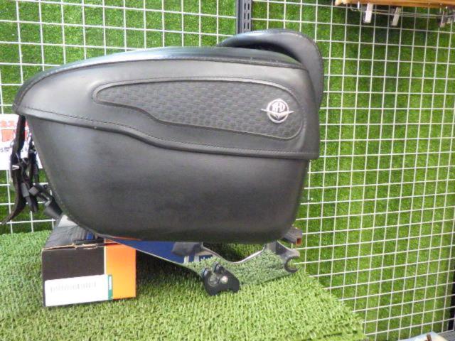 HarleyDavidson (Harley Davidson)
Genuine Tourer Bag with Luggage/Armrest
CVO Road King
PG8
2014 model removed