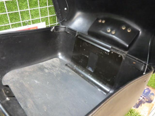 HarleyDavidson (Harley Davidson)
Genuine Tourer Bag with Luggage/Armrest
CVO Road King
PG8
2014 model removed