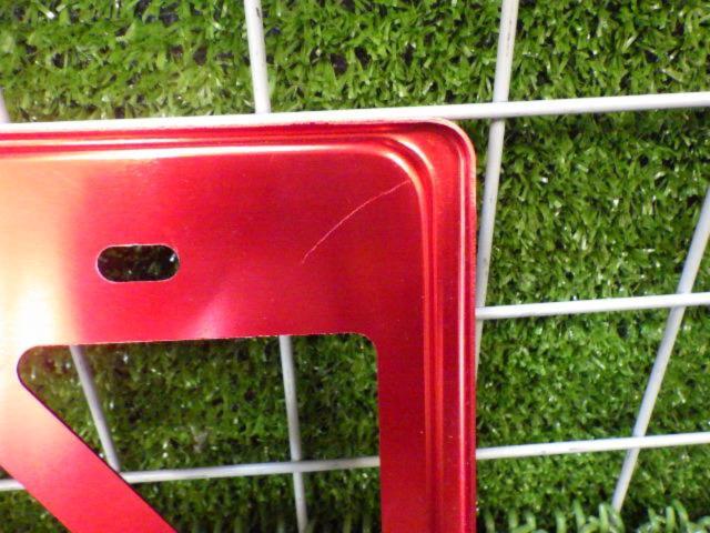 DAYTONA (Daytona)
Lightweight license plate holder
Red