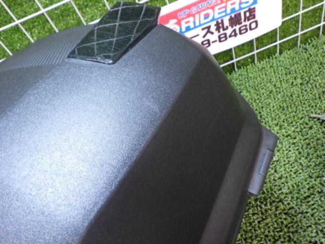 GIVI (ENT)
B37
BLADE
General purpose monolock top case
Capacity: 37L