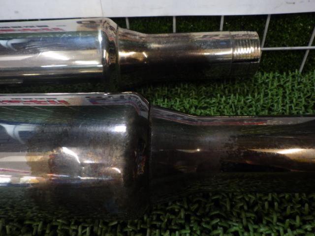 HOT
RUN (Hot run)
Stainless steel slip-on muffler
Removed from a Softail Duce (2000 model)