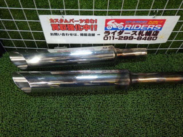 HOT
RUN (Hot run)
Stainless steel slip-on muffler
Removed from a Softail Duce (2000 model)