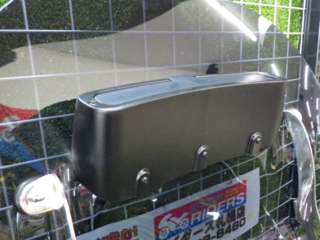 HarleyDavidson (Harley Davidson)
Genuine OP
Ventilated windshield
Road King ('94-25)