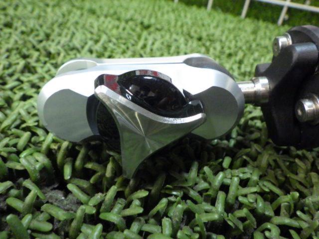 SYGNHOUSE (sign House)
Sumaho holder
With vibration absorption unit (without pipe clamp base)