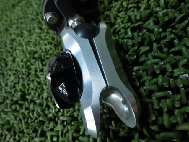SYGNHOUSE (sign House)
Sumaho holder
With vibration absorption unit (without pipe clamp base)