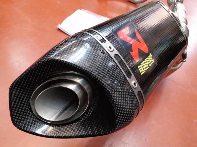 AKRAPOVIC(アクラポビッチ) レーシングライン カーボン 【ZX25R/SE(’20～’22)】★大特価!2026-7月より大幅値下げ!★