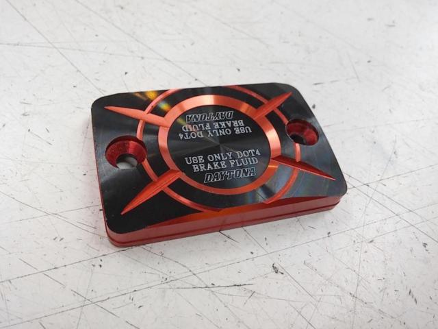 DAYTONA (Daytona)
PremiumZone Square Master Cylinder Cap
PCX125(ALL)｜NSR250R｜CBR250RR(MC51)｜GB350｜ADV125/150 etc.