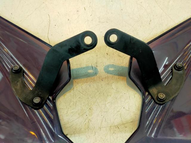 Unknown Manufacturer
A fairly large handguard
10mm mirror shared mounting