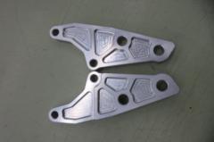 OHLINS
Caliper support for erect front fork
For Kawasaki 62mm pitch calipers