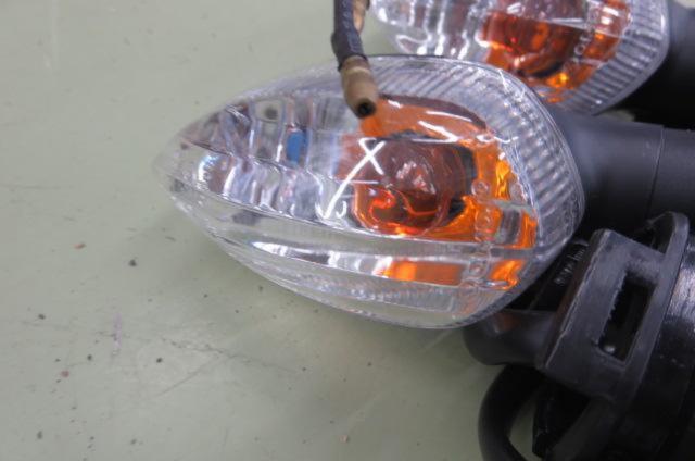 YAMAHA
Genuine turn signal set of 4 (vehicle model unknown)
Unchecked