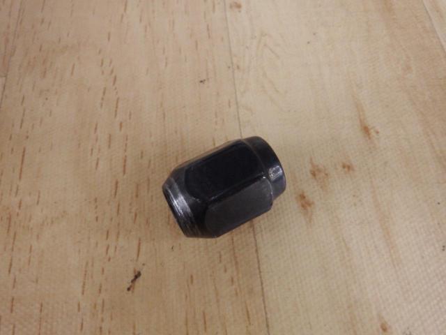 Unknown Manufacturer
Black wheel nut
P1.5
Twenty
HEX: 21mm