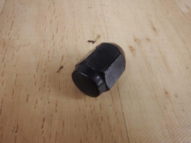 Unknown Manufacturer
Black wheel nut
P1.5
Twenty
HEX: 21mm
