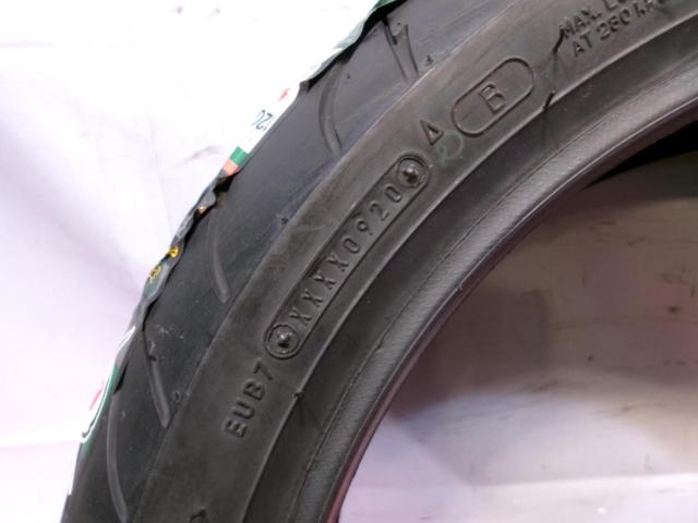 Wakeari
DUNLOP
318247
ROADSMART
III
120 / 70R14
55H
TL
Front tire
Manufacture 2020/09 week