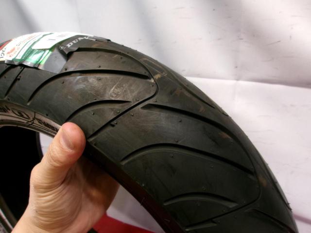 Wakeari
DUNLOP
318247
ROADSMART
III
120 / 70R14
55H
TL
Front tire
Manufacture 2020/09 week