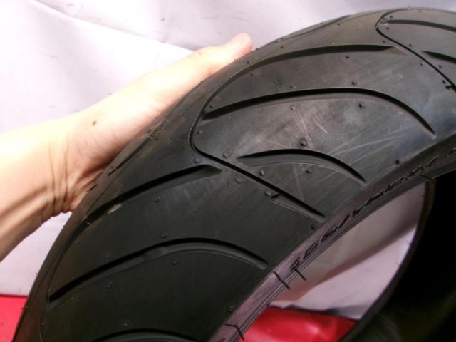 Wakeari
DUNLOP
318247
ROADSMART
III
120 / 70R14
55H
TL
Front tire
Manufacture 2020/09 week