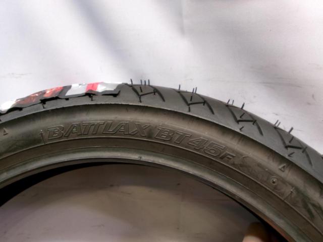 Wakeari
BRIDGESTONE
MCS07917
BT-45
100 / 80-17
52H
TL
Front tire
Manufacturing 30 weeks 2020