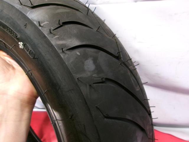 Wakeari
DUNLOP
298105
SCOOTSMART
110 / 100-12
67J
TL
Front tire
Manufacture 27 weeks 2020