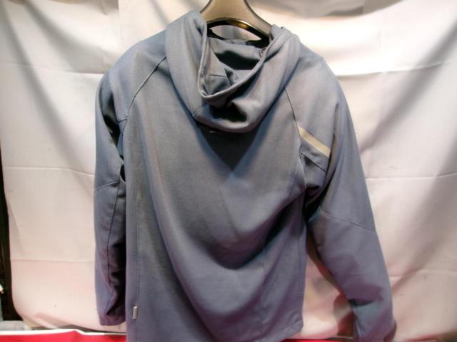 Size L
urbanism
UNJ-108
Hooded Stretch Mesh Jacket
blue