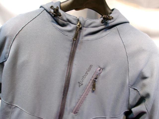 Size L
urbanism
UNJ-108
Hooded Stretch Mesh Jacket
blue