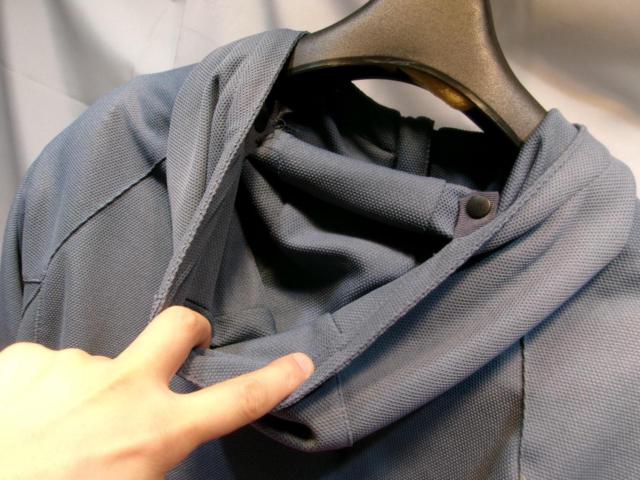 Size L
urbanism
UNJ-108
Hooded Stretch Mesh Jacket
blue