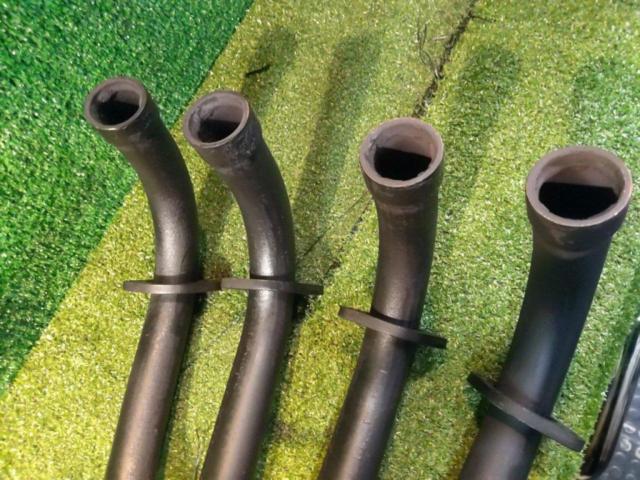 Moriwaki
Engineering Black Short Exhaust Pipe
One-piece muffler
CB400FOUR (NC36/’97-’01)
* With holes