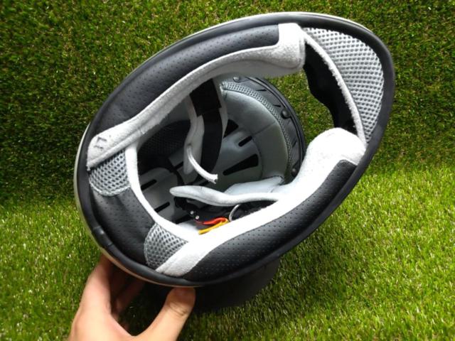 Lead Industries SF-12
Full-face helmet
Size: L (less than 59-60cm)
white