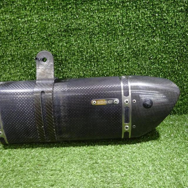 ☆【AKRAPOVIC(アクラポヴィッチ)】 スリップオンライン カーボン 