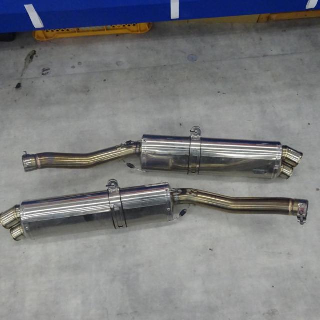 First come, first served! YOSHIMURA Slip-On
Tri-Oval Cyclone
The out two
EXPORT
SPEC
GSX1300R
HAYABUSA (EBL-GX72B) (14-17)